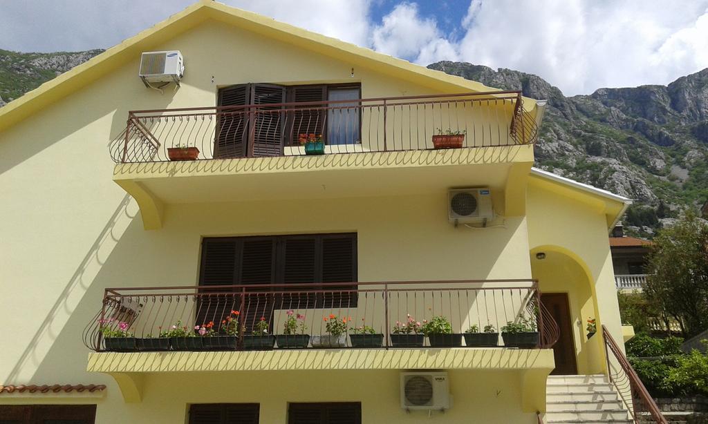 Apartment Adela Kotor Exterior photo