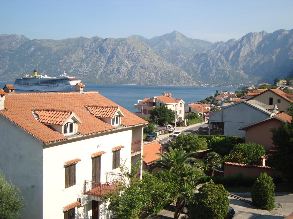 Apartment Adela Kotor Exterior photo
